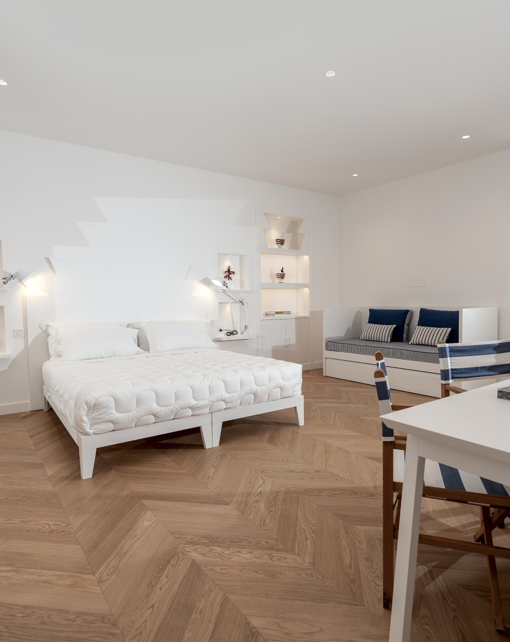 Rooms Photo 1/35